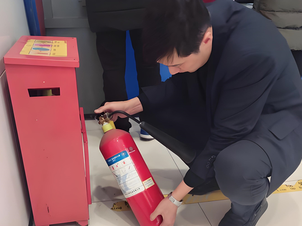 滅火器點(diǎn)檢 滅火器點(diǎn)檢